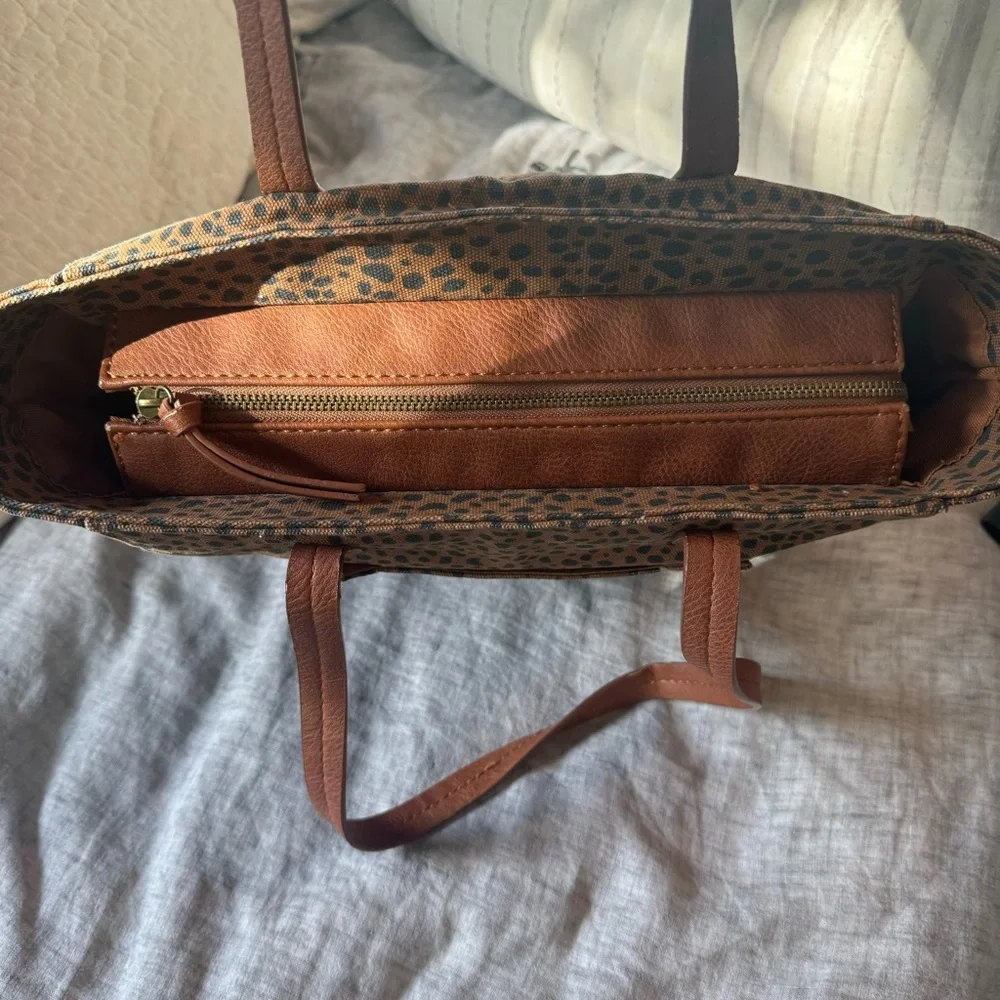 Universal Thread brown cheetah print canvas tote bag